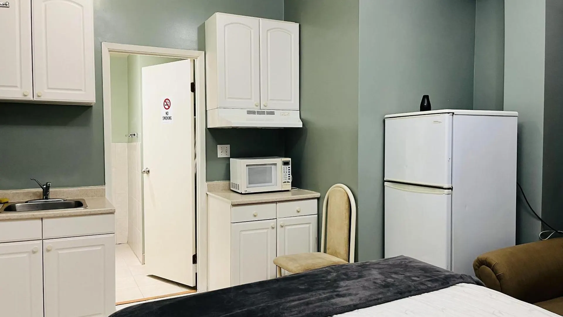 Saint Lawrence Residences And Suites Торонто Хостел