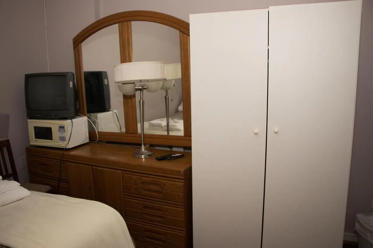 Хостел Saint Lawrence Residences And Suites Торонто