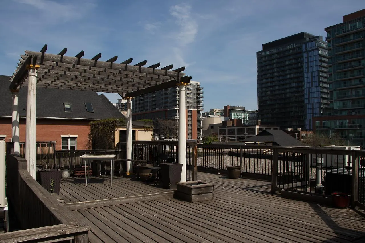 Saint Lawrence Residences And Suites Торонто Хостел