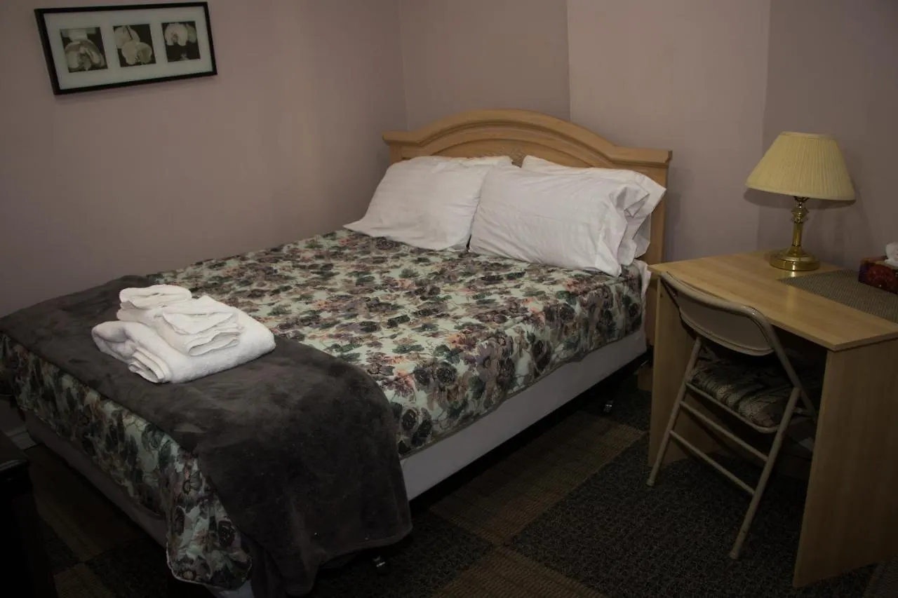 Хостел Saint Lawrence Residences And Suites Торонто