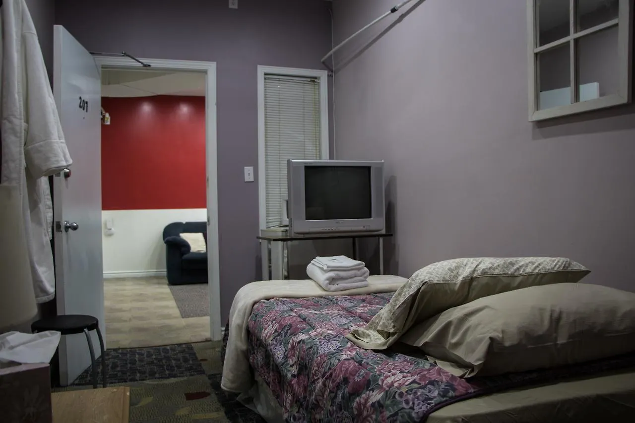 Хостел Saint Lawrence Residences And Suites Торонто