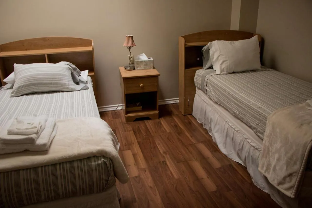 Хостел Saint Lawrence Residences And Suites Торонто